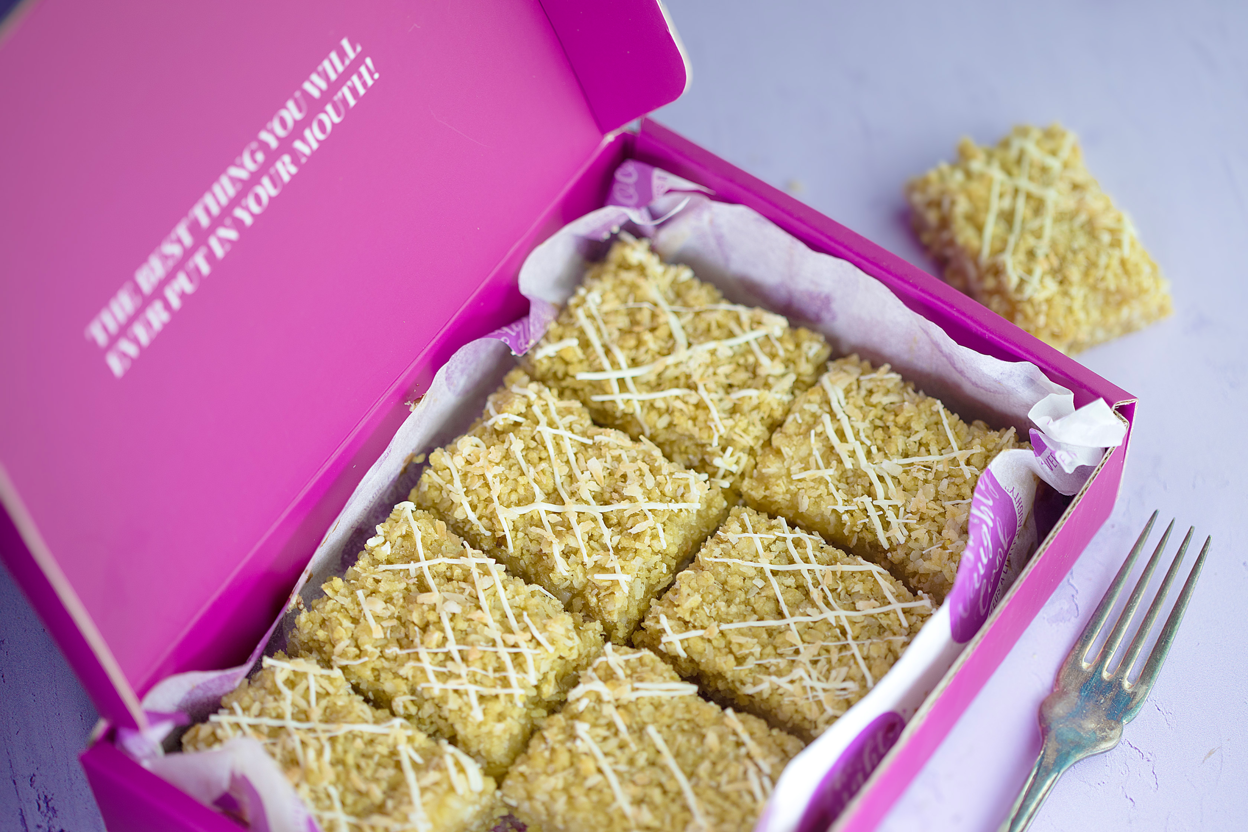 Lemon & Coconut Crumble box open